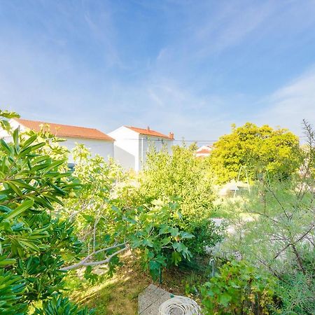 Apartments Slavica R Банёл Экстерьер фото