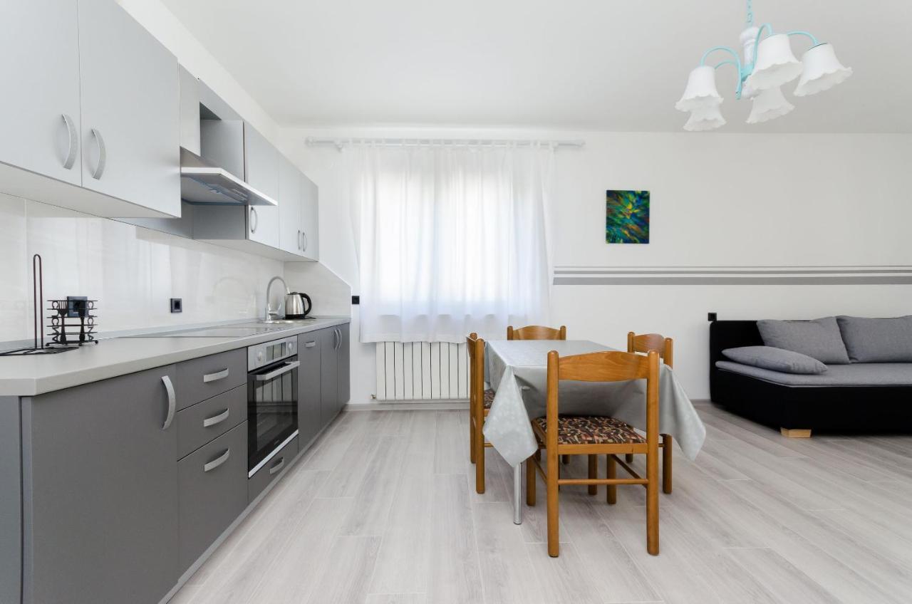 Apartments Slavica R Банёл Экстерьер фото