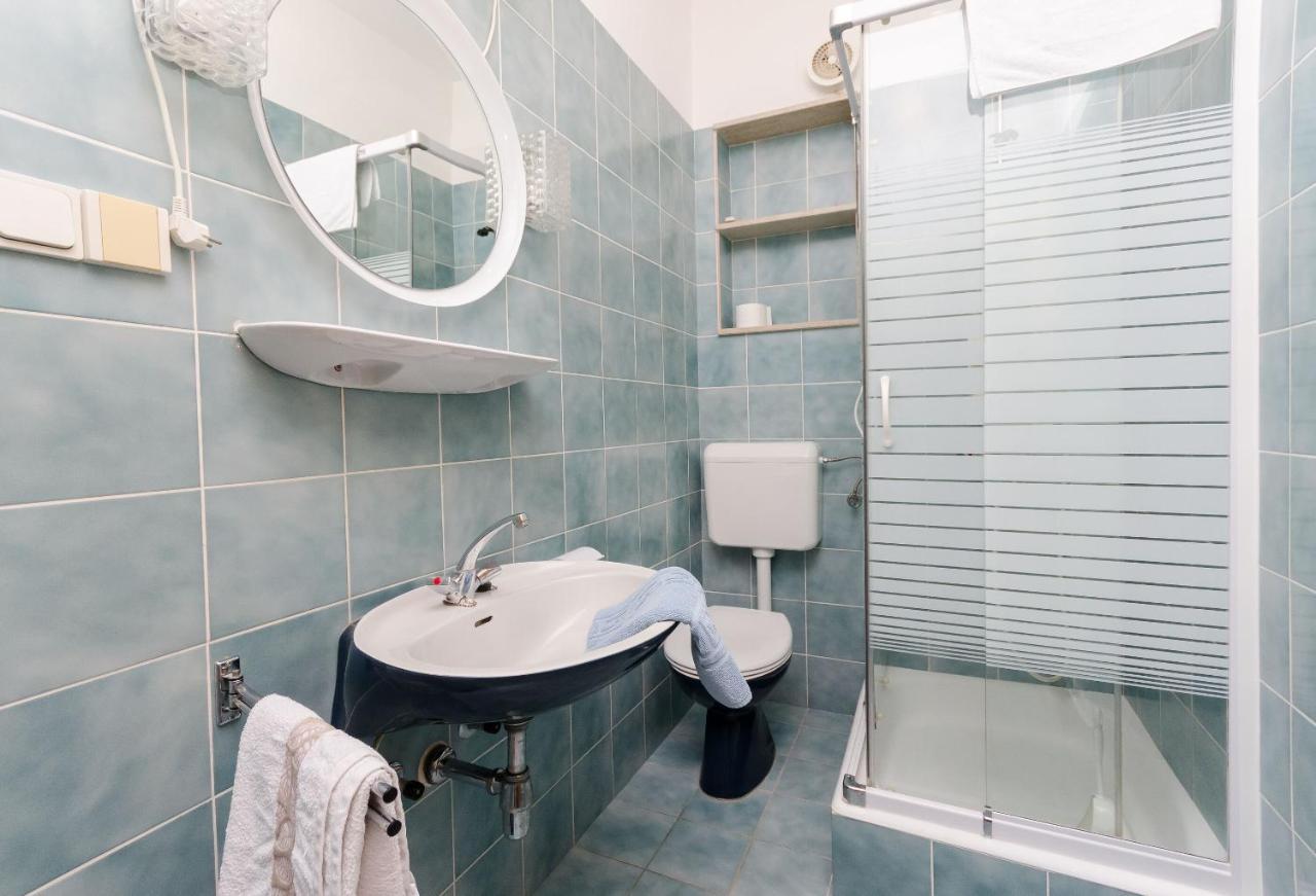 Apartments Slavica R Банёл Экстерьер фото