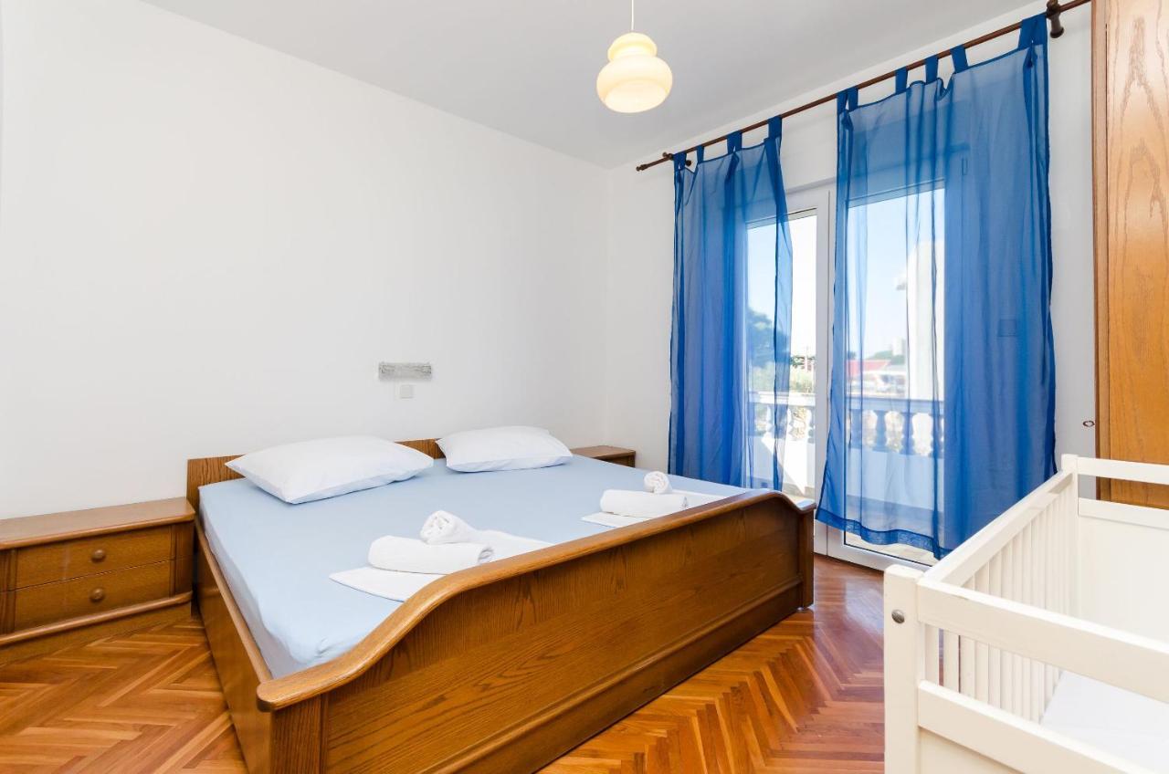 Apartments Slavica R Банёл Экстерьер фото