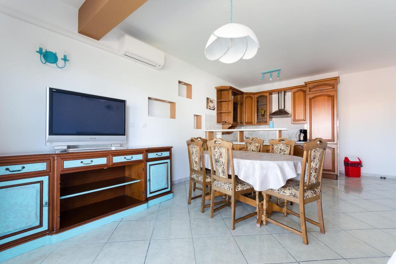Apartments Slavica R Банёл Экстерьер фото