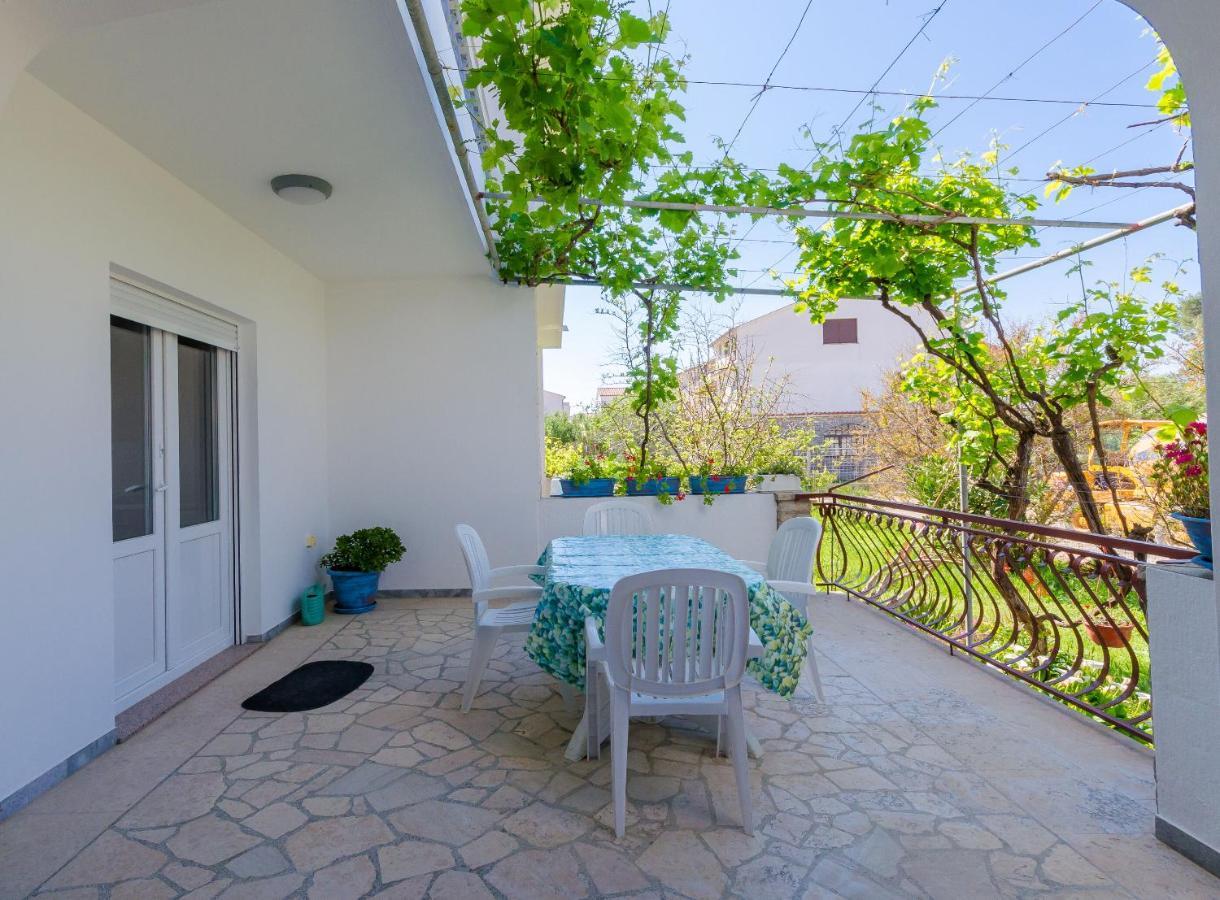 Apartments Slavica R Банёл Экстерьер фото