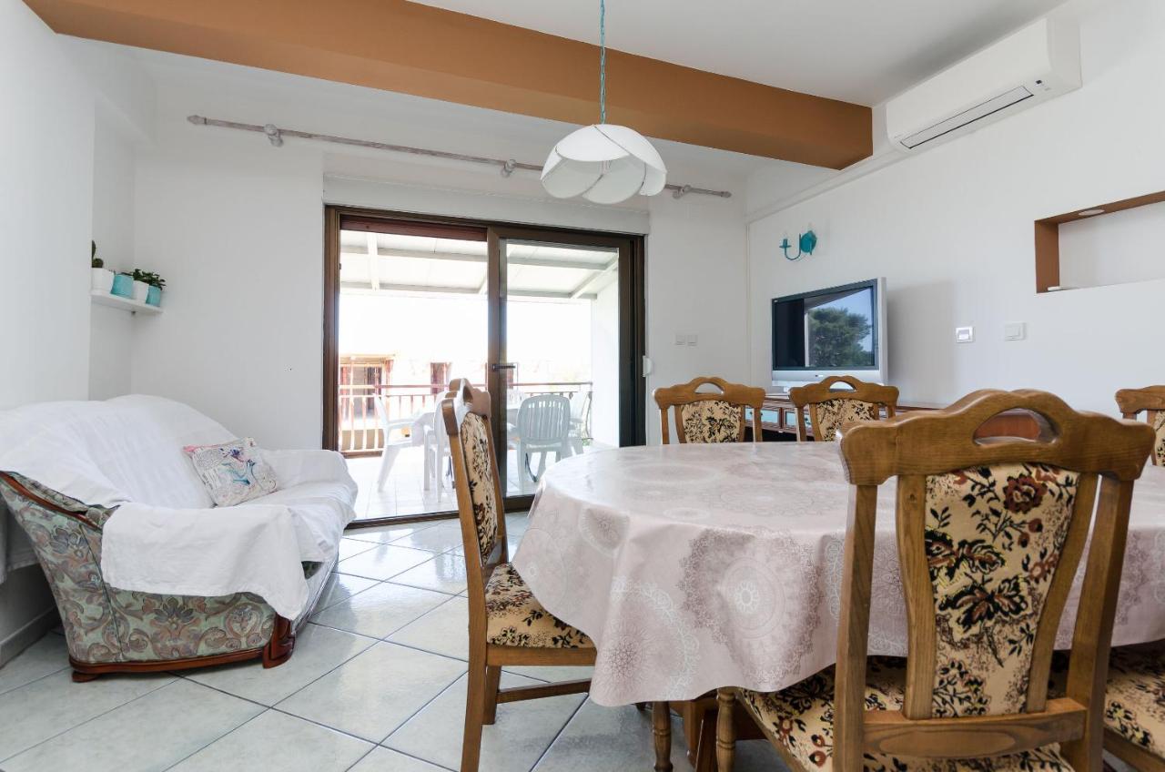 Apartments Slavica R Банёл Экстерьер фото