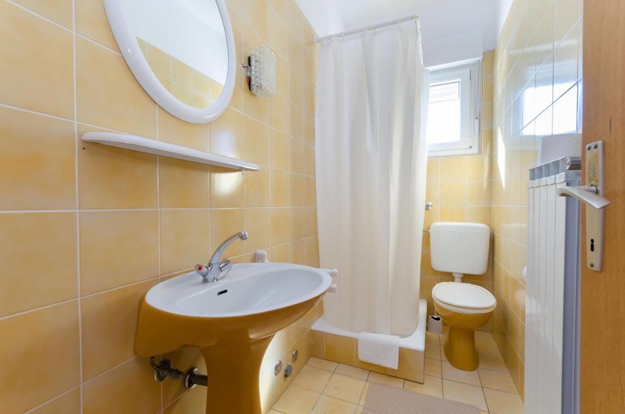 Apartments Slavica R Банёл Экстерьер фото