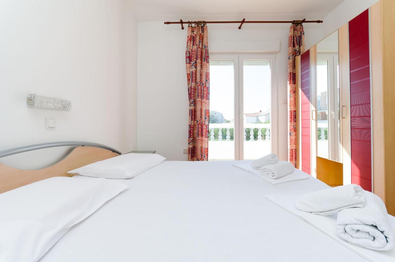 Apartments Slavica R Банёл Экстерьер фото