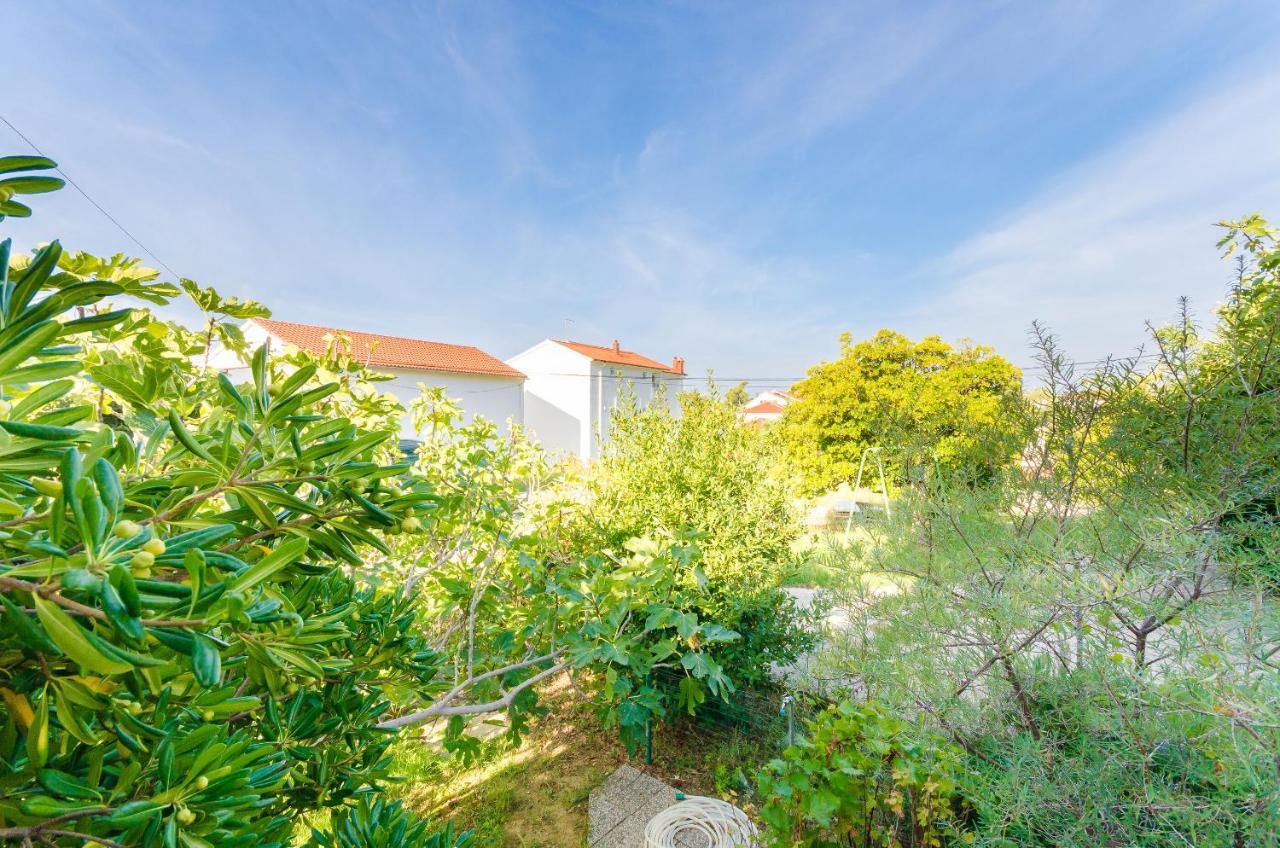 Apartments Slavica R Банёл Экстерьер фото