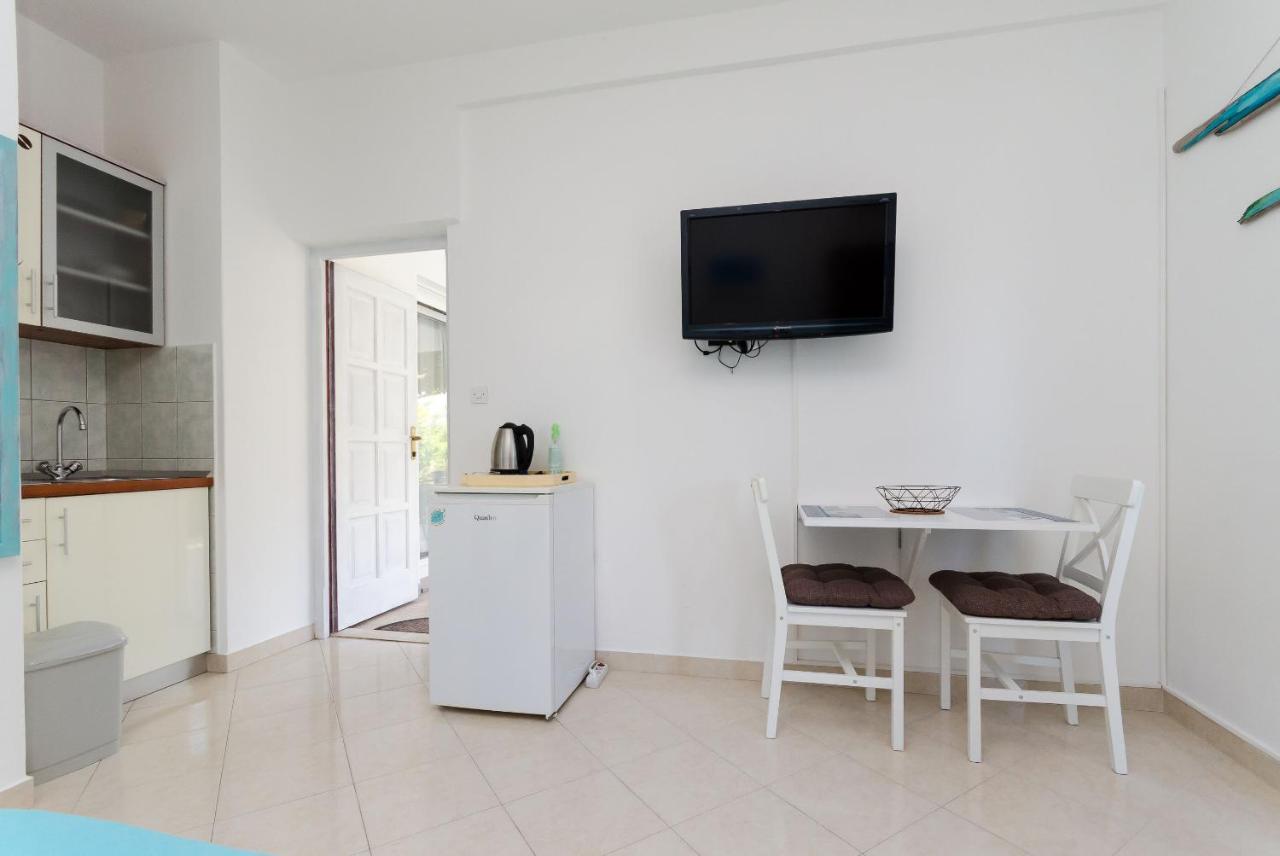 Apartments Slavica R Банёл Экстерьер фото